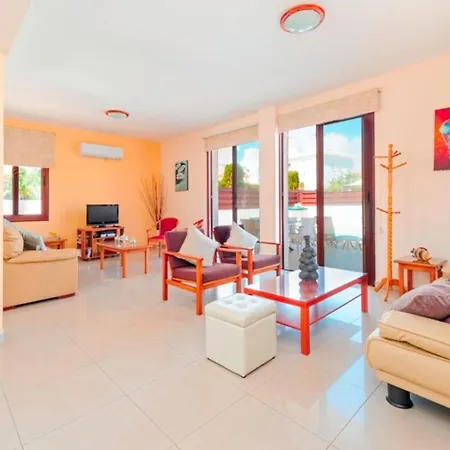 Imagine Your Family Renting A Luxury Holiday Close To Protaras' Main Attractions, 1254 Βίλα Πρωταράς